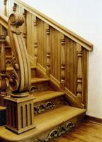 Лестница из массива дерева